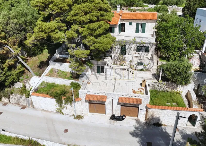 BRAČ- SELCA, STONE HOUSE NEAR THE SEA – 3