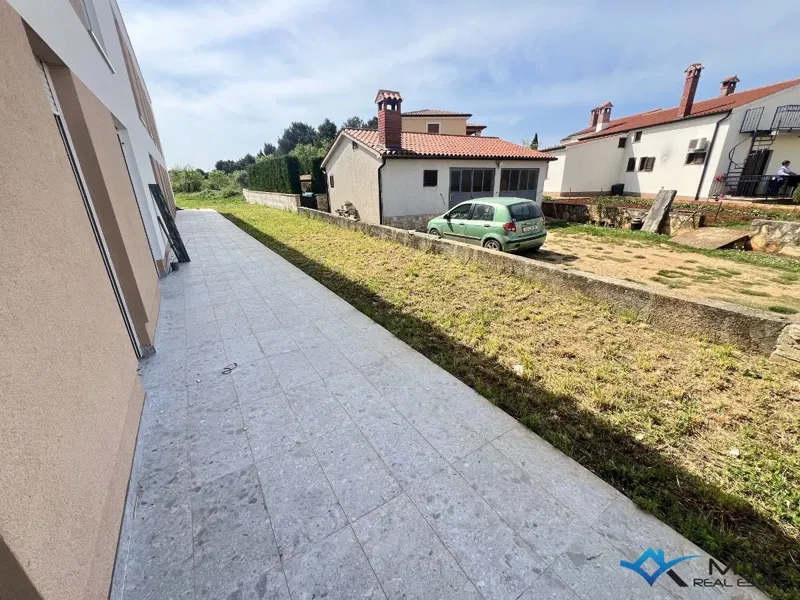 Appartamento al piano terra con giardino nelle vicinanze di Cittanova (1) – 2
