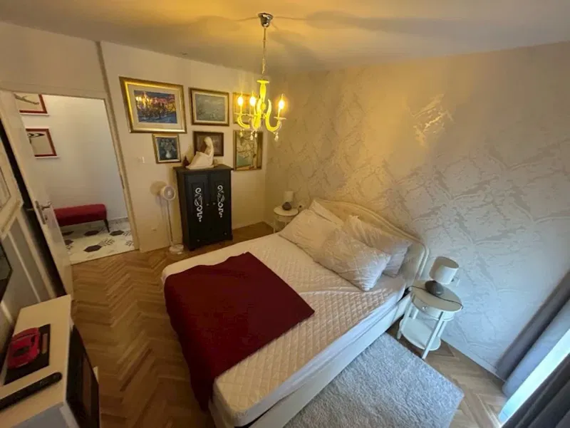 Apartment Split – 3