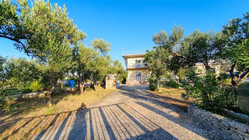 VODICE: House with garage, cellar & sea view – 3