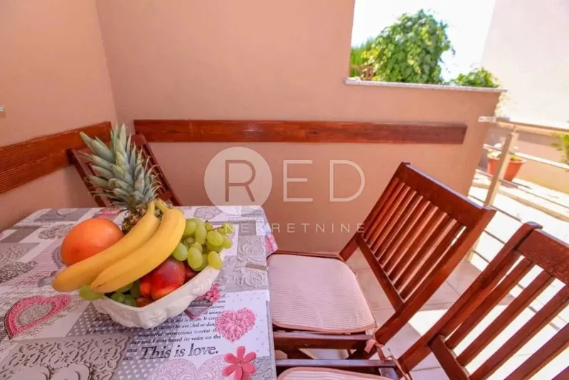 KUĆA SA 7 APARTMANA U STAROJ NOVALJI – 2