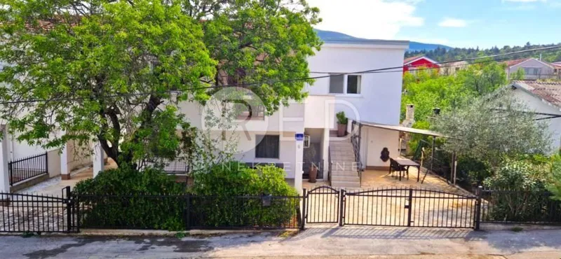 PREKRASNA KUĆA U GORNJEM KARINU – 2