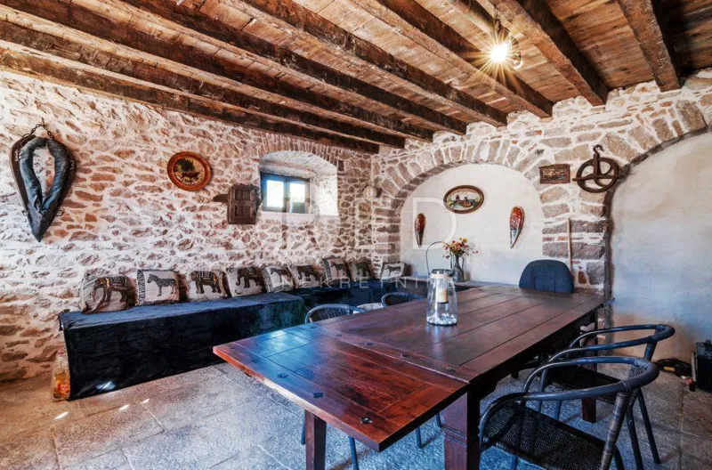 ZADAR KUĆA 6 STUDIO APARTMANA S BAZENOM – 2