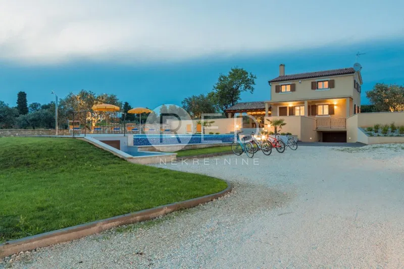 FAŽANA KUĆA S BAZENOM POGLED NA MORE – 3