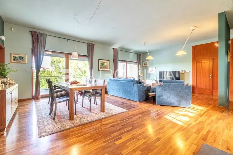 Zagreb, Granesinski Novaki, family villa with pool, 1000 m2 – 2