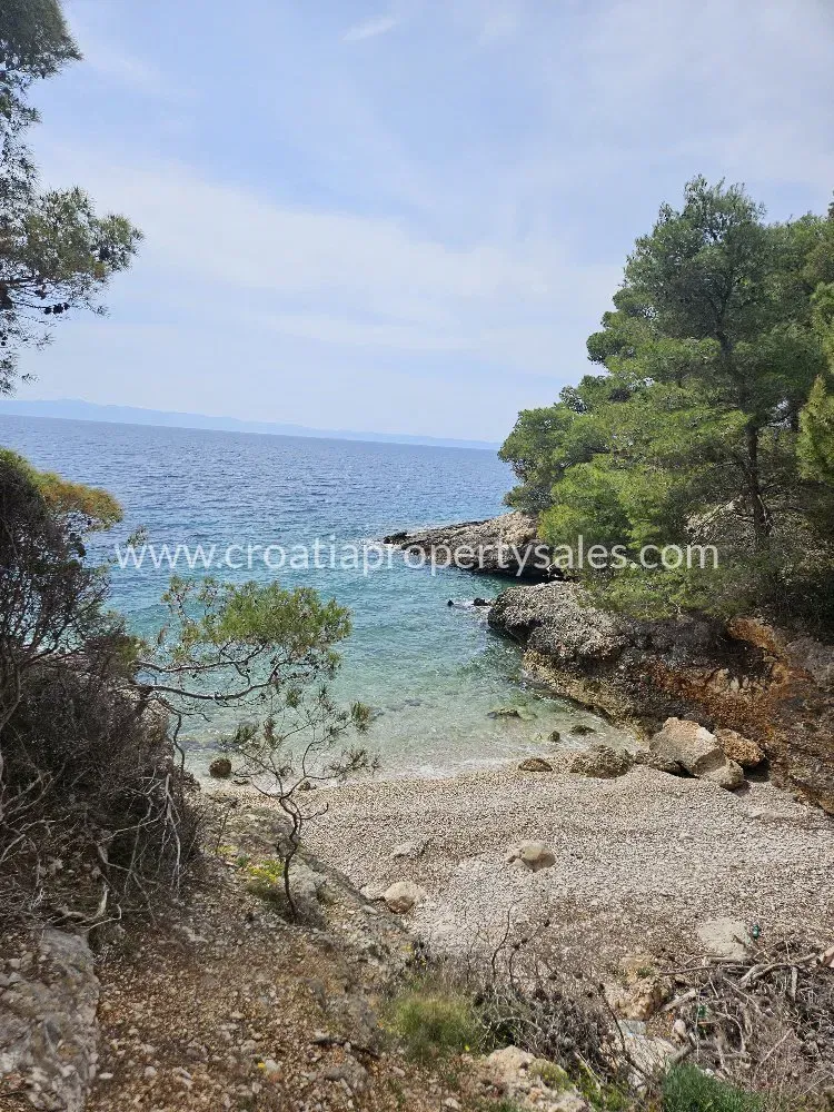 Hvar, agricultural land for sale, 230.000 € – 3