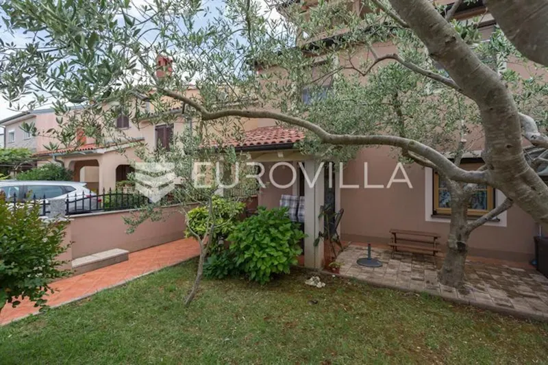 Istria, Pula INVESTMENT OPPORTUNITY, apartment house divided into 3 residential units – 2