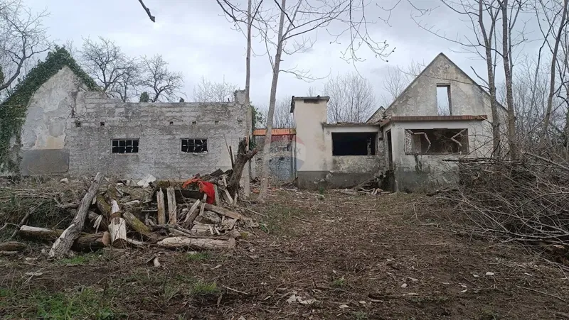 Дом Janja Gora, Plaški, 625m2