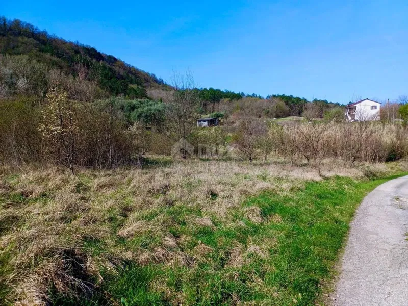ISZTRIA, BUZET - Mezőgazdasági földterület eladó – 3