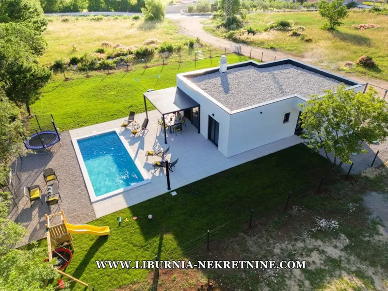 Casa Trget – 3