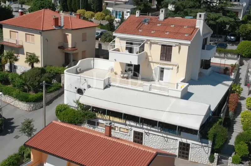 Crikvenica, casa con uffici in un'ottima posizione – 2