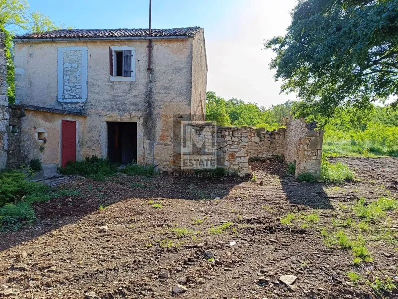 Poreč, surroundings, Stone house with garden for renovation – 3