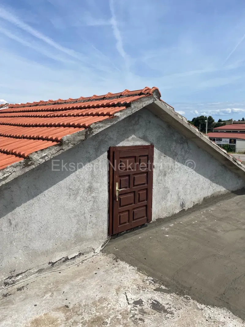 Trogir, Divulje, piano terra 161m2 con giardino 485m2, 700m dal mare – 3