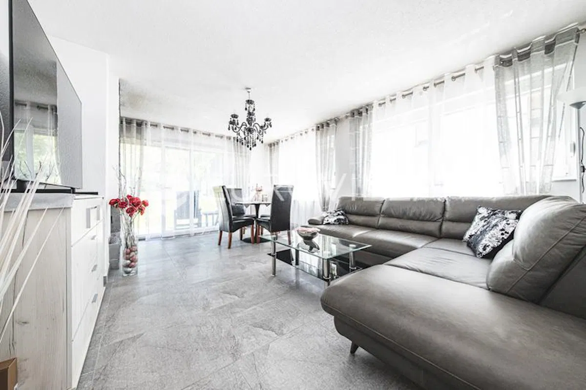 Zaprešić, Ivanec Bistranski, kuća 389.17 m² na zemljištu od 1830 m²