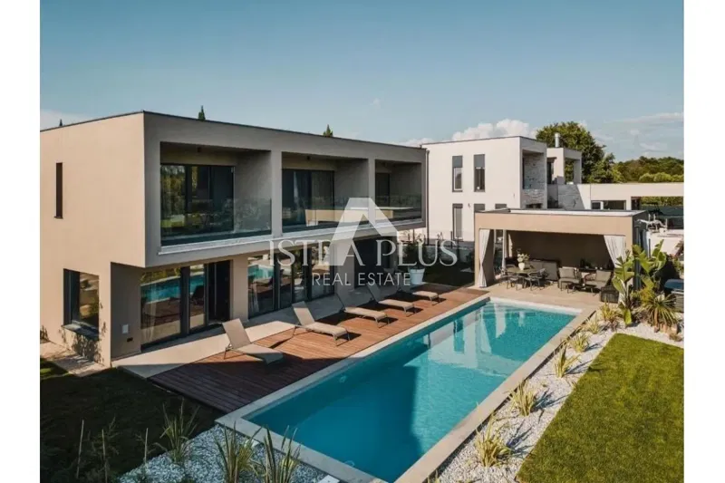 Luxurious modern villa with pool, 900m from the sea! – 2