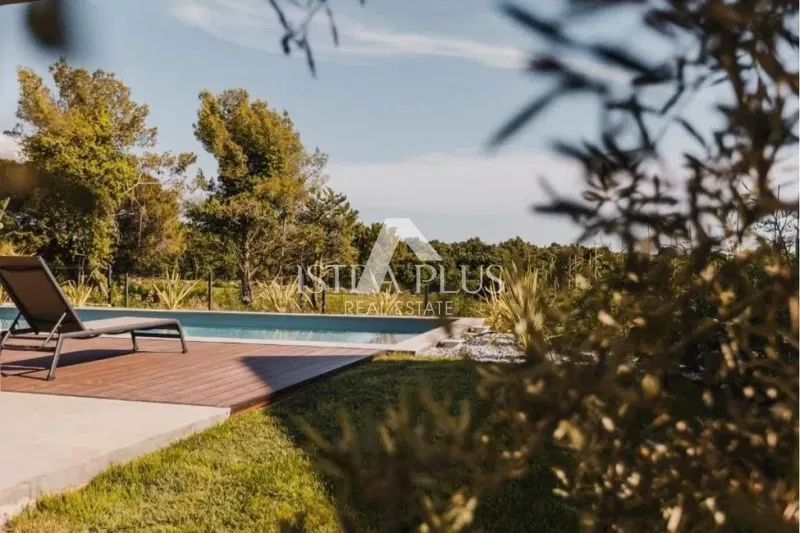 Luxurious modern villa with pool, 900m from the sea! – 3