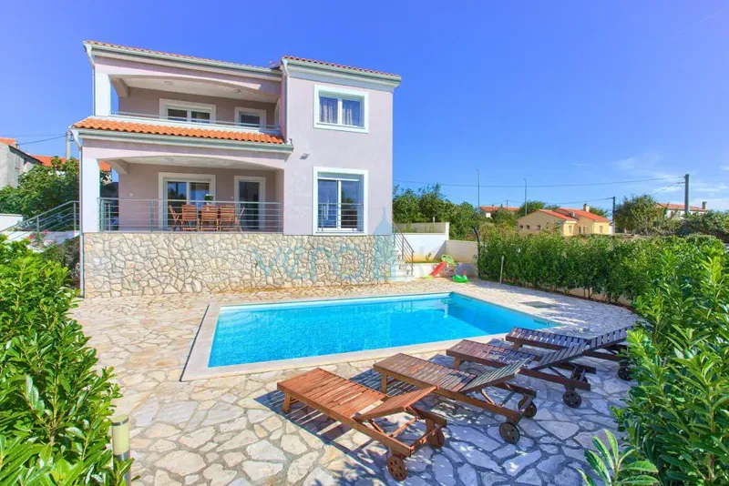 Isola di Krk, area di Krk città, casa indipendente con piscina e vista mare, in vendita – 2
