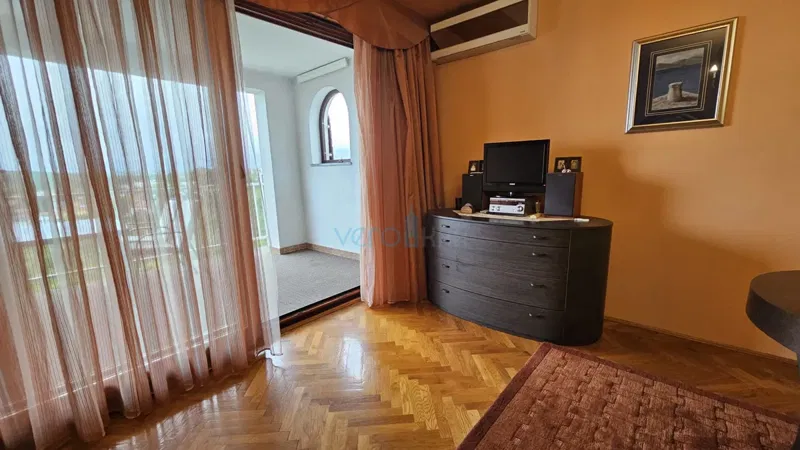 Njivice, isola di Krk, appartamento bilocale di 68 m2, con vista aperta sul mare, in vendita – 2