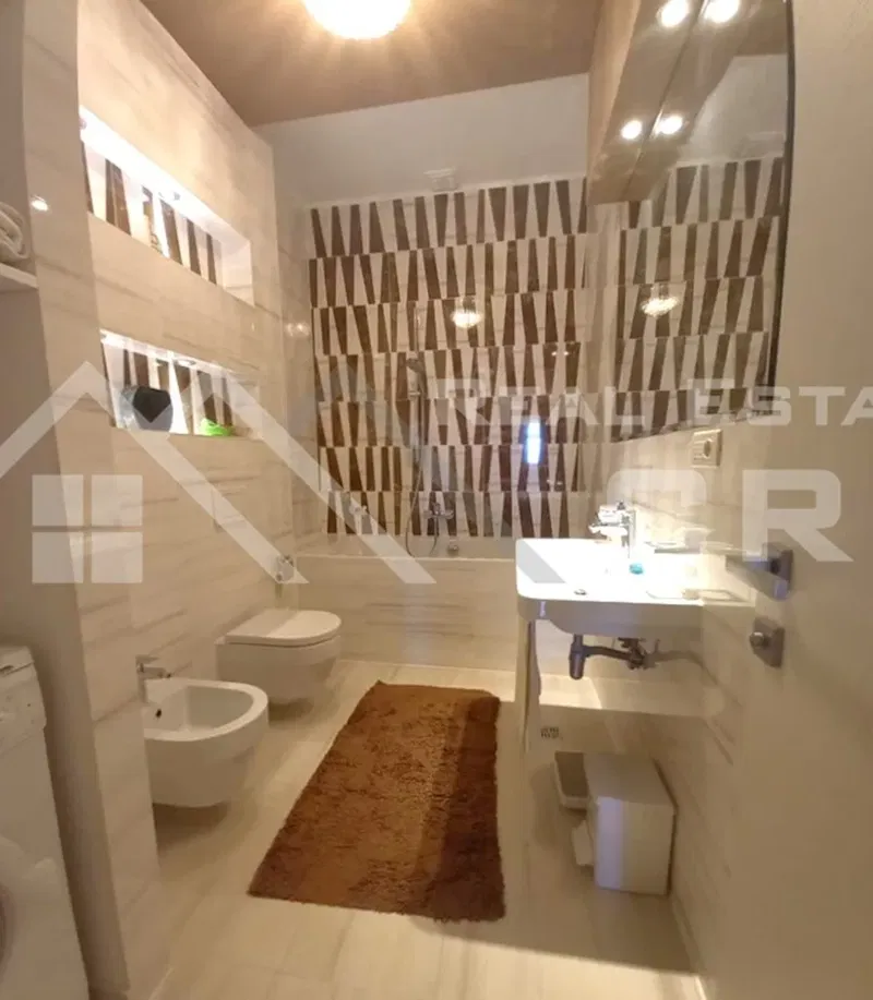 Ingatlanok Brač - Tágas háromszobás apartman gyönyörű tengerre néző kilátással, eladó – 3