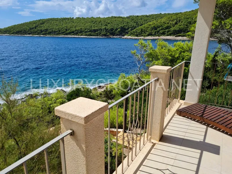 Seafront beach villa for sale Korcula island – 2