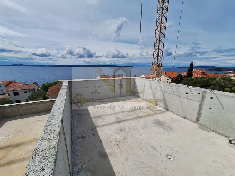 Lux penthouse, krovna terasa, bazen, 250 m od mora, S5 – 2