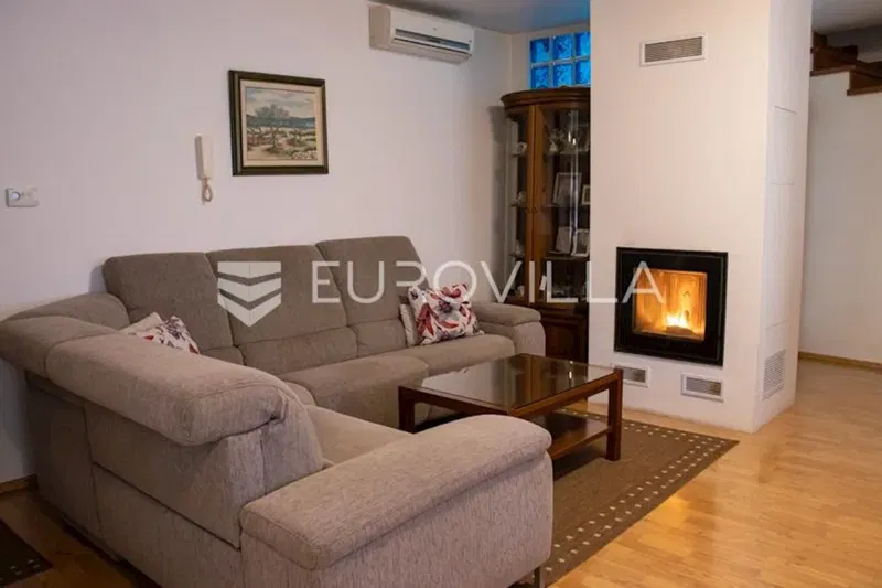 Istria, Bale, business-residential building with well-established business 240 m² – 2