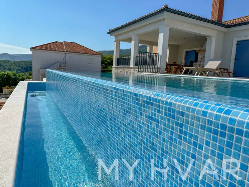 Villa with Pool in Jelsa – 2