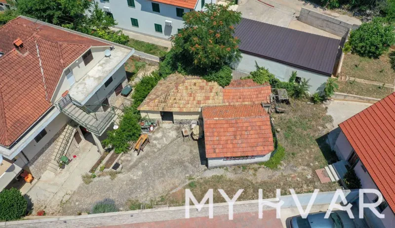 Casa con più appartamenti a Vrboska – 3