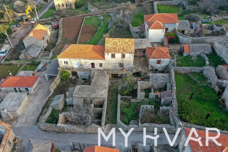 Stone House With a Court in Poljica – 2