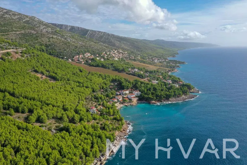 Building Land First Row to the Sea in Zavala – 2