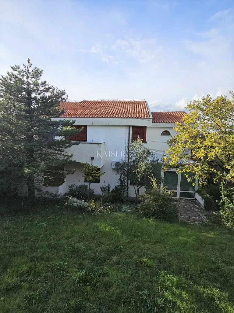Novi Vinodolski, Klenovica - Felújítható villa 322m2 – 2