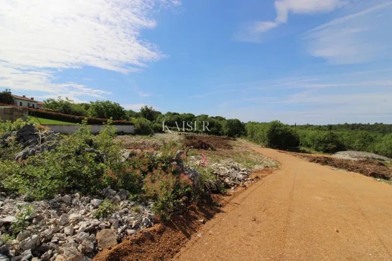 Trget - building plot, 9.935 m2 – 2