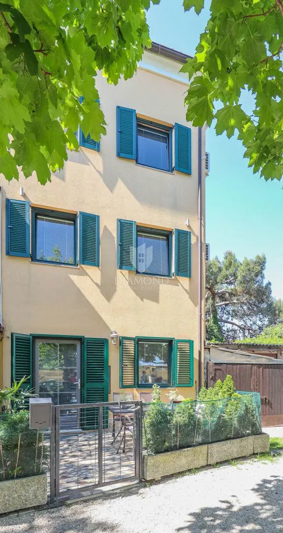 Rovinj, house in the city center in a quiet location – 2