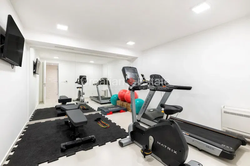 Modern villa with sea view and pool, for sale – 3