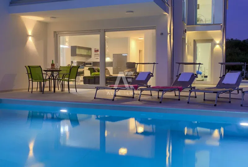 Krk, surroundings, sale of a modern house with four apartments and a swimming pool! ID 568 – 2