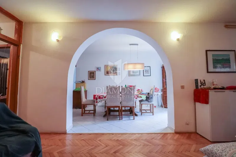 Rovinj, house with five units near the city center – 2