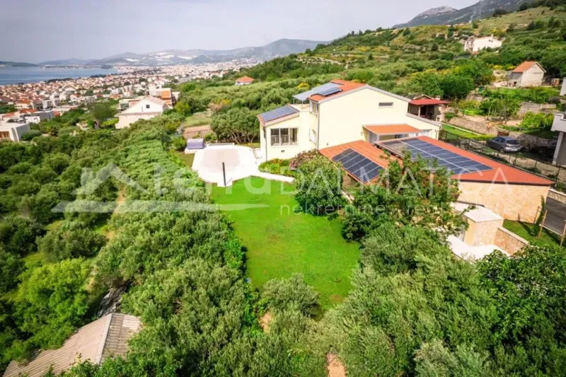 Luxury Villa with Sea View near Split – 3