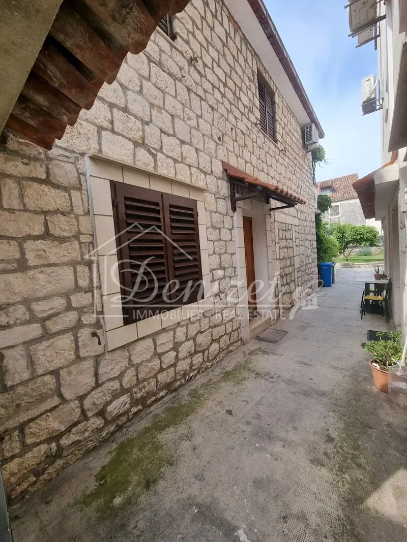 Trogir, charming stone house with garden for sale – 3