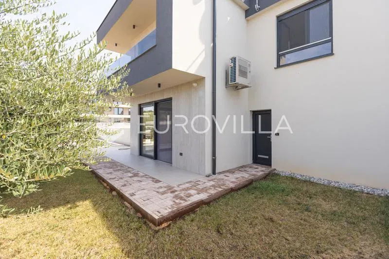 Medulin - quality and modern duplex house B, with heated pool 30 m² and garage, 146 m² – 2