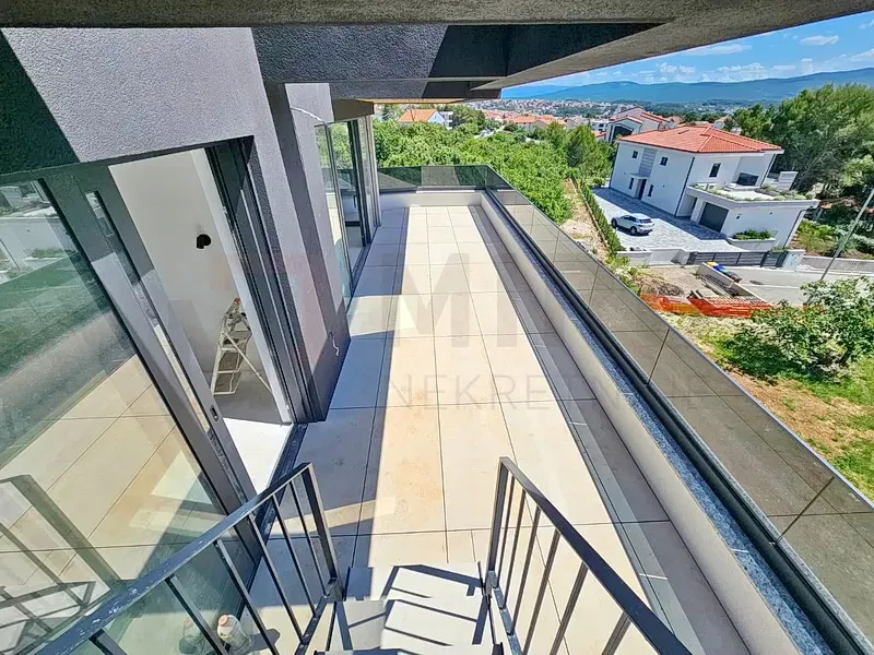 City of Krk, modern penthouse with roof terrace and pool, SALE! – 3