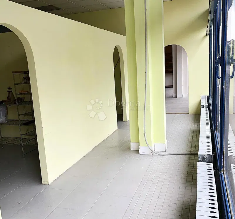 Locale commerciale Gornja Dubrava, 603m2 – 2