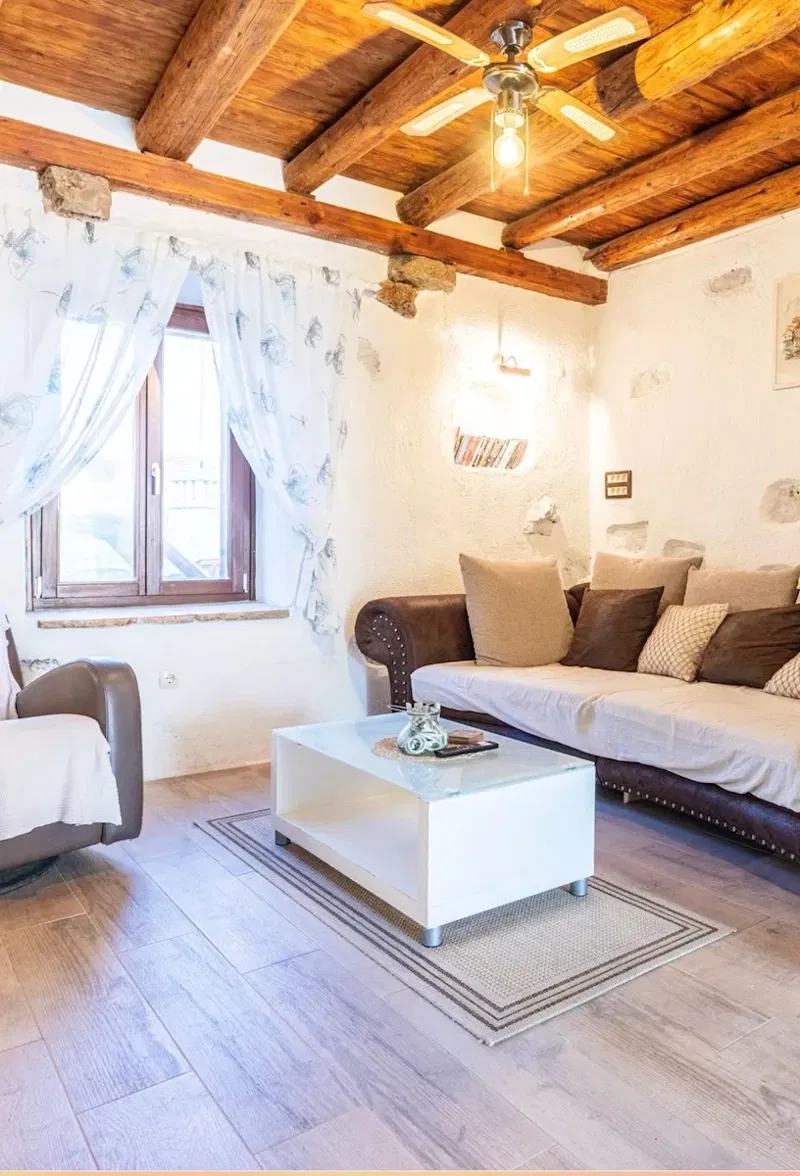 Autentična dalmatinska kamena kuća s bazenom - Vrbanj, otok Hvar