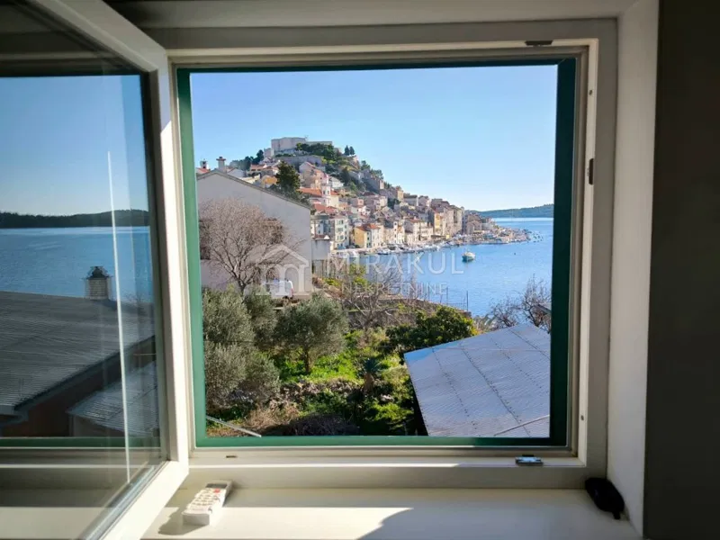 Nekretnine Šibenik, Kuća blizu plaže Banj sa pogledom na more – 2