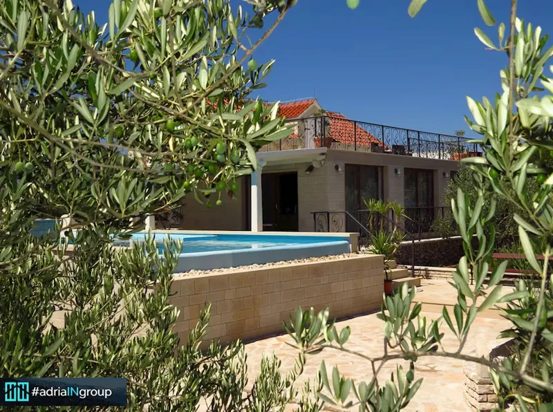 BRAČ / Sutivan, STONE HOUSE WITH SWIMMING POOL / IN SECONDARY / video - read the description – 3