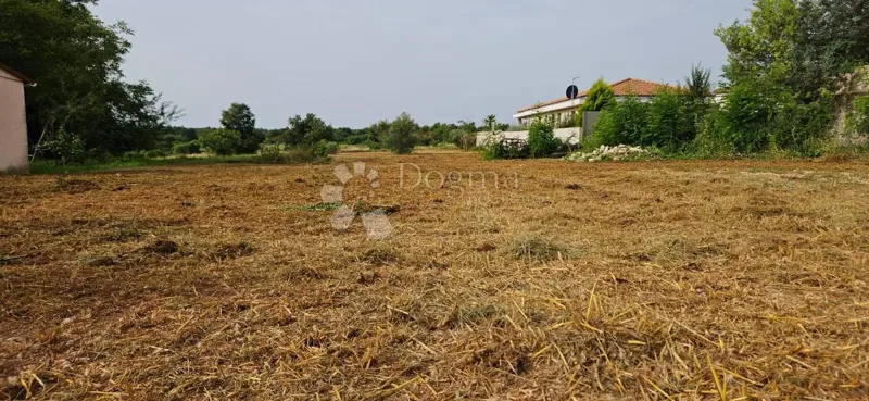 Land Marčana, 768m2 – 2