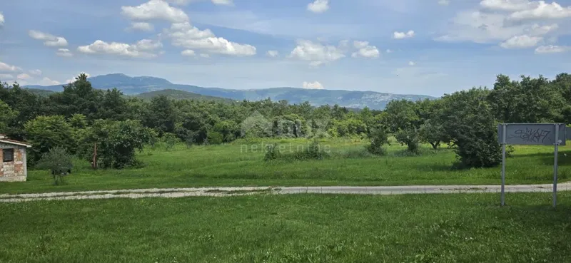Land Pićan, 766m2 – 2