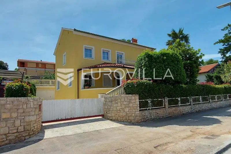 Istria, Pješčana Uvala, villa with garden, first row to the sea – 2