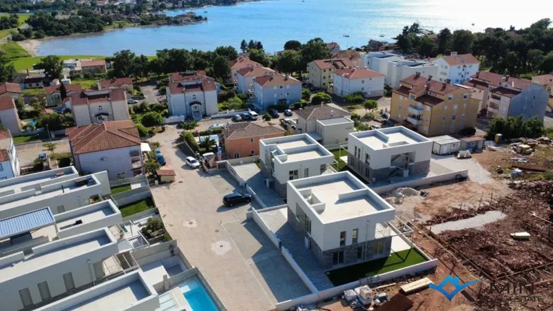 Apartment with roof terrace and sea view - Novigrad (15) – 2