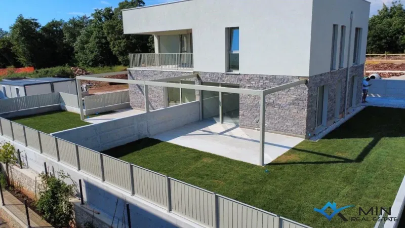 Appartamento monolocale con terrazza sul tetto nelle vicinanze di Cittanova (17) – 2