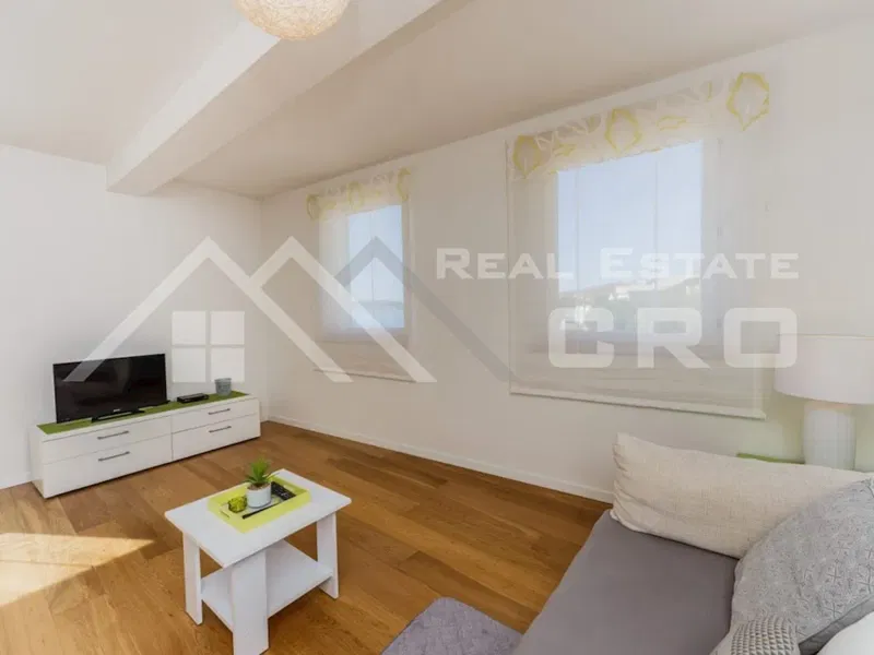 Kastela properties - Beautiful two-bedroom apartment with a view, right above the sea and a beach, for sale – 2